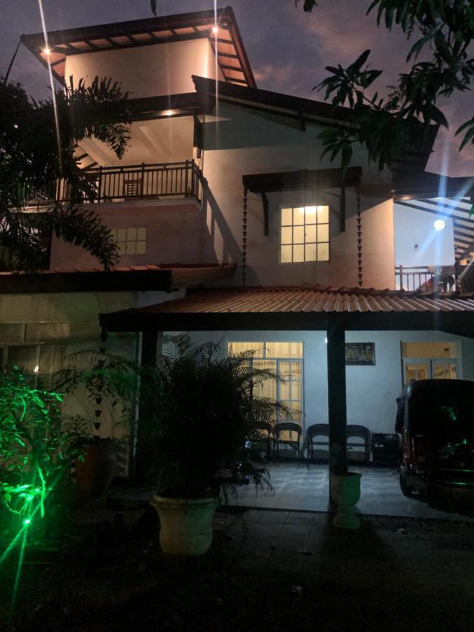 Hotel Hiriketiya New Radiant House Dickwella Zewnętrze zdjęcie