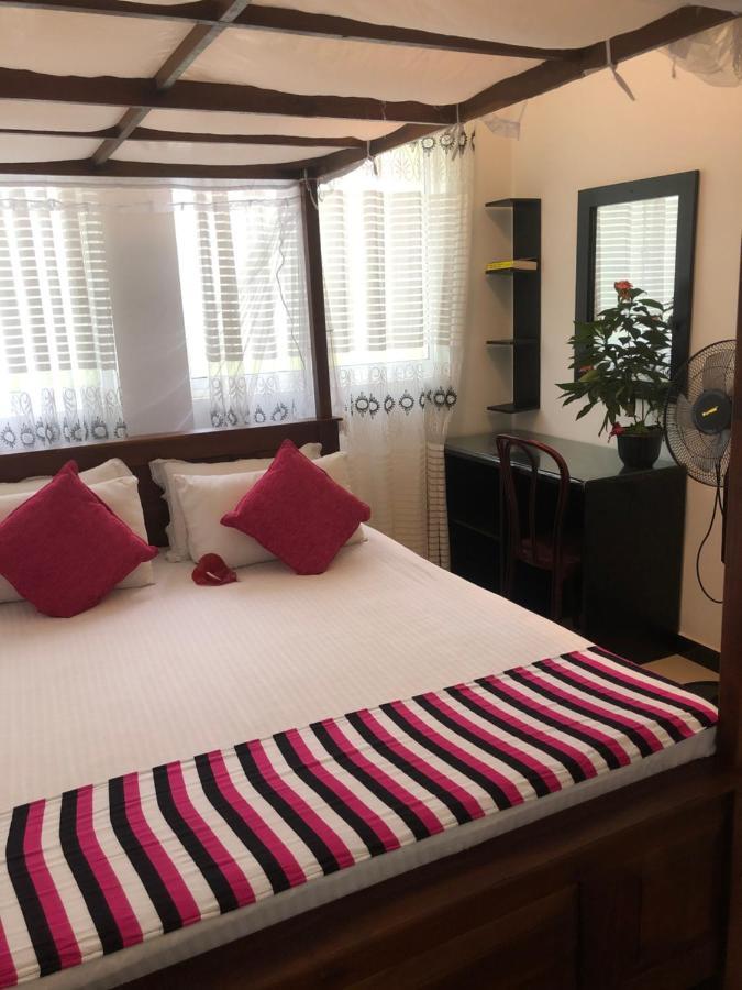 Hotel Hiriketiya New Radiant House Dickwella Zewnętrze zdjęcie