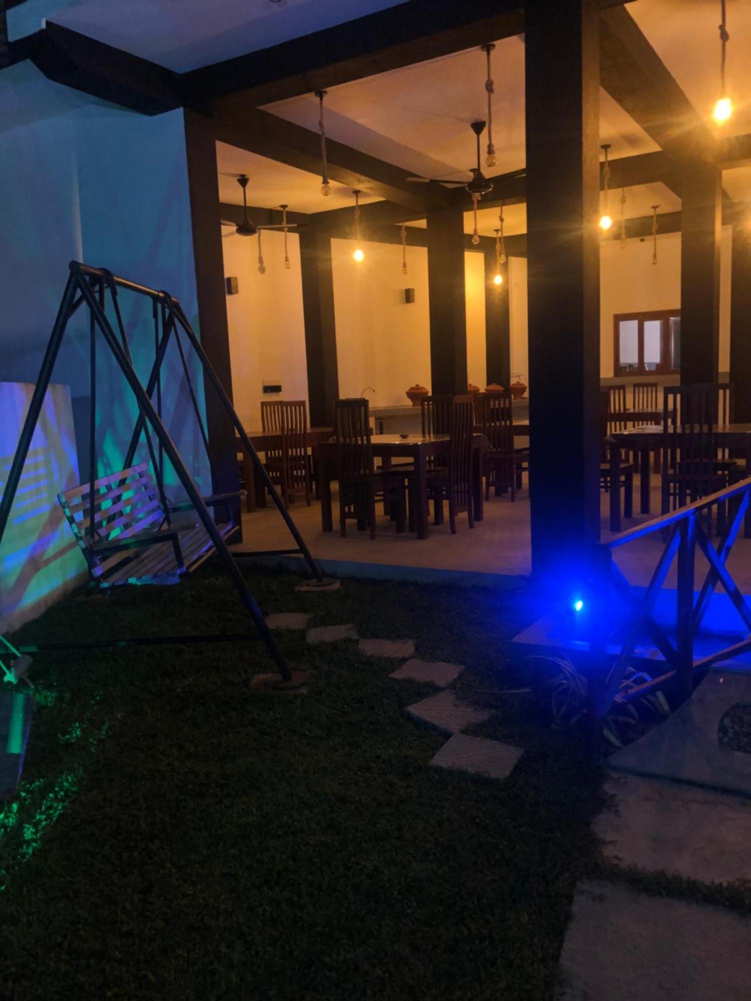 Hotel Hiriketiya New Radiant House Dickwella Zewnętrze zdjęcie