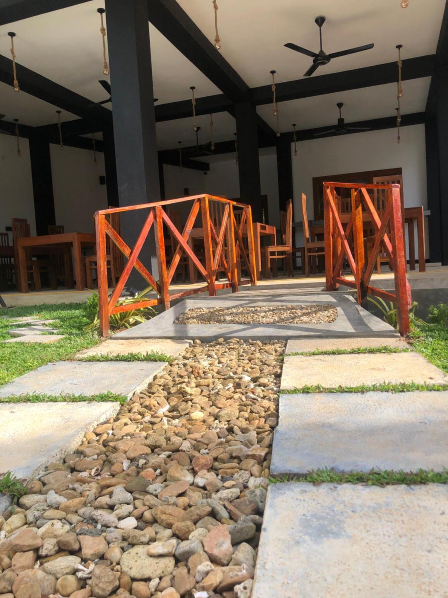 Hotel Hiriketiya New Radiant House Dickwella Zewnętrze zdjęcie