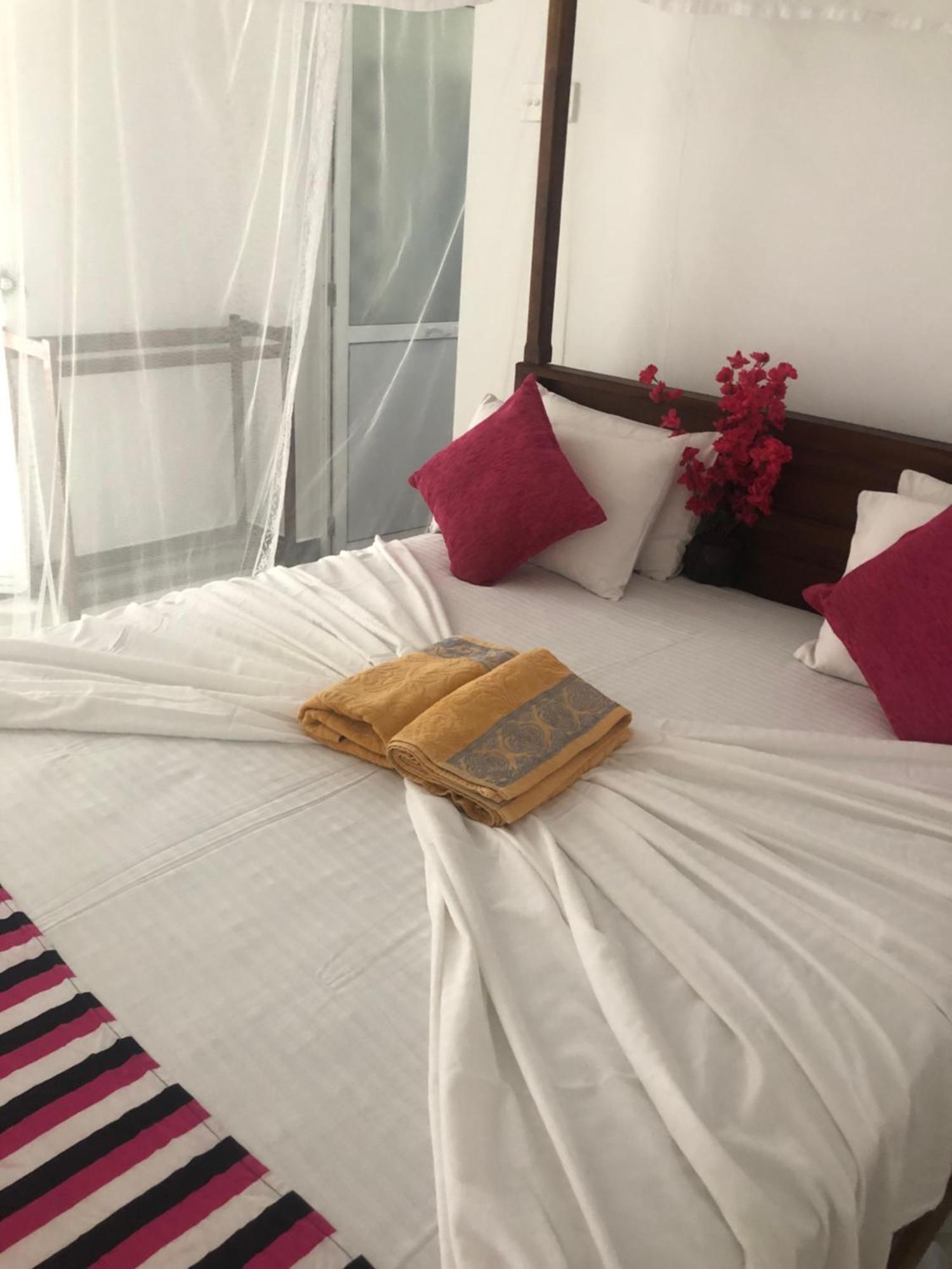 Hotel Hiriketiya New Radiant House Dickwella Zewnętrze zdjęcie